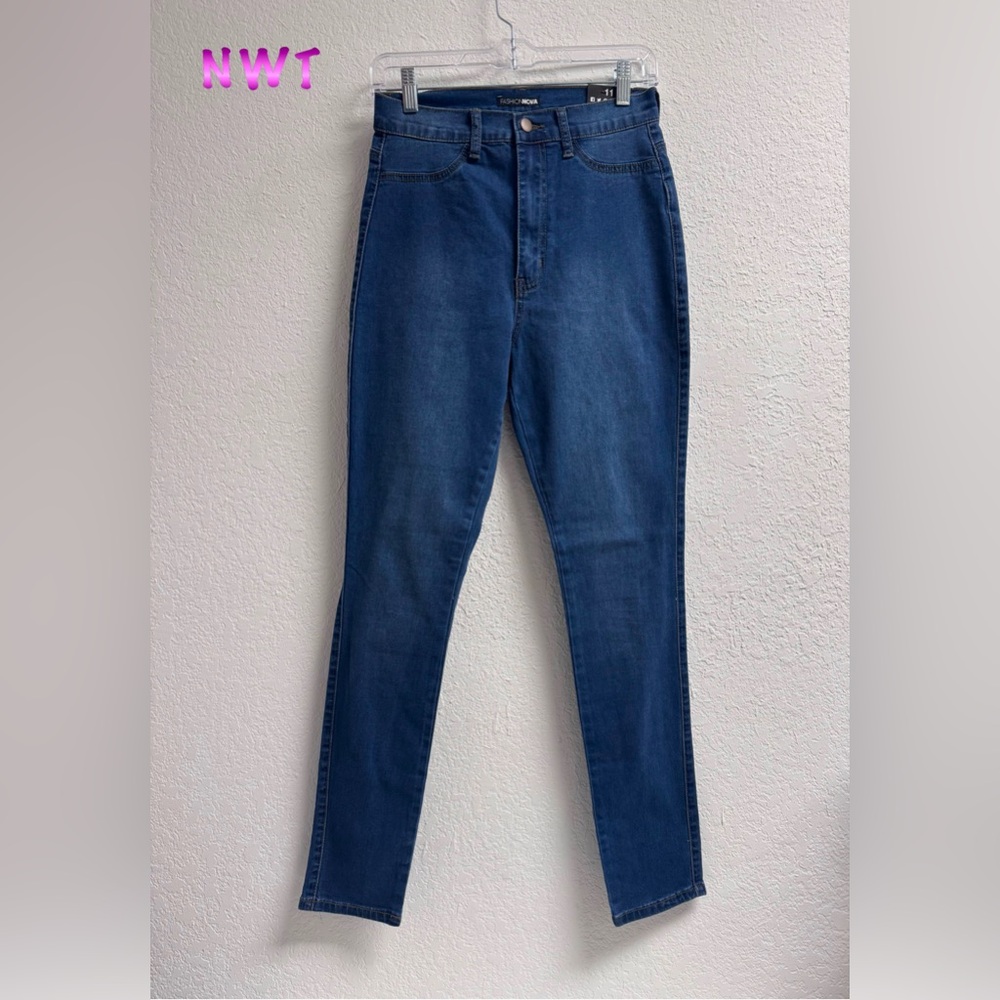 NWT-Women's High Rise Skinny Blue Jeans Medium Wash 11